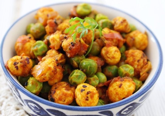 Makhana Aur Matar Sabzi