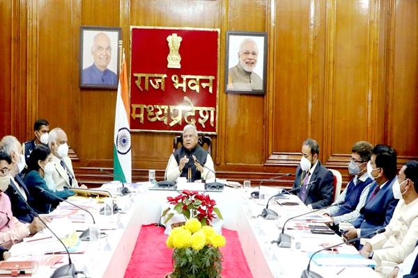 Healthy competitive enviroment of good things must be in universities: Governor Patel