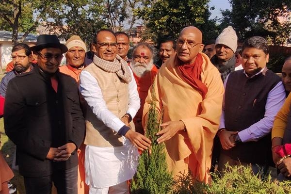 Chief Minister Chouhan Planted Deodar Sapling in Haridwar