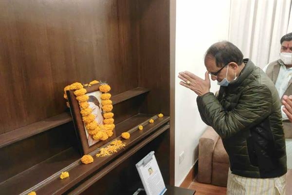CM Chouhan pays tribute to Late  Sushma Swaraj on her birth anniversary