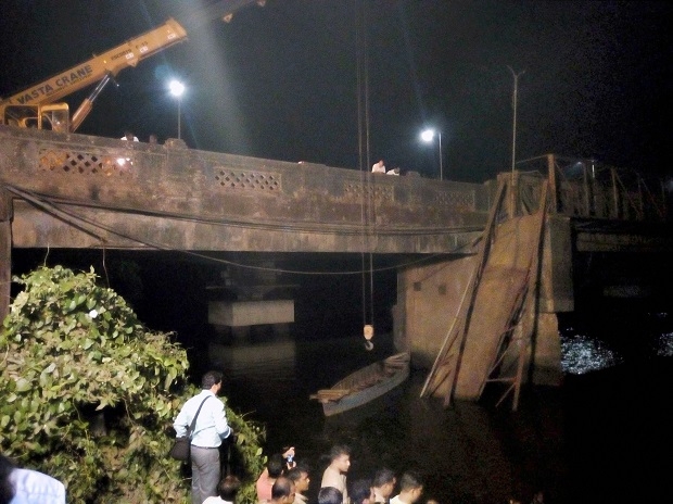  Goa bridge collapses, many missing, one body found 