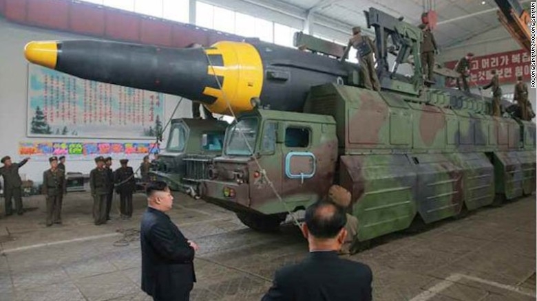  US Navy moves second aircraft carrier near Pyongyang 