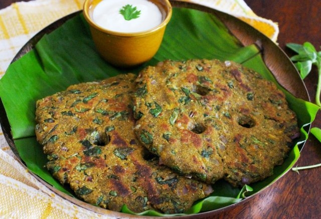 Methi Jowar Ragi Thalipeeth - Healthy Diabetic Friendly 