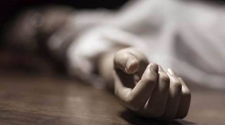  Woman jumps from foot overbridge in Delhi, dies 
