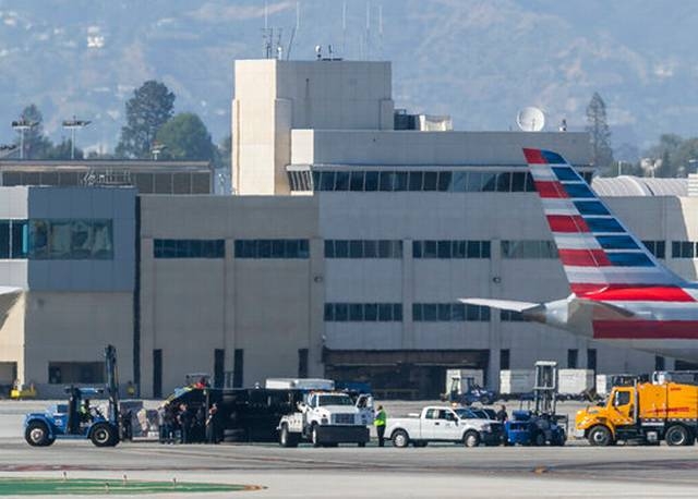  8 injured in Los Angeles airport collision 