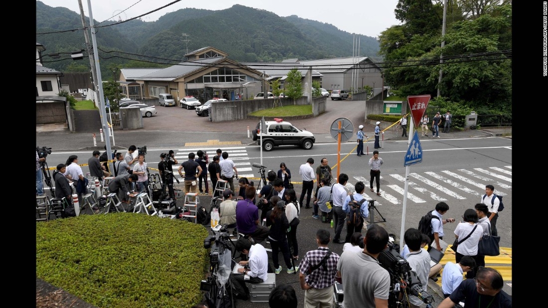  6 injured in Japan knife attack 