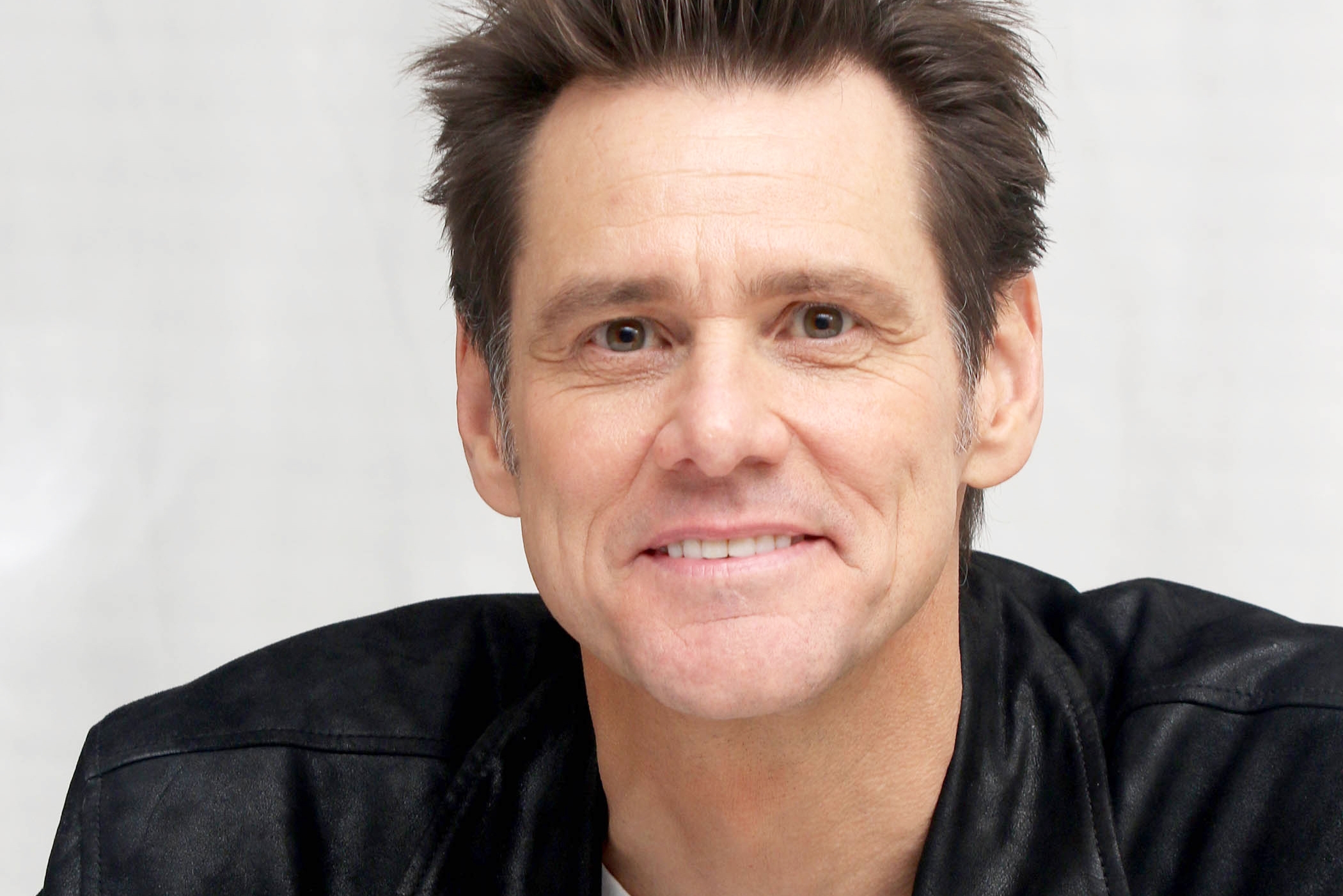  Jim Carrey cherishes guitar from Chris Cornell 