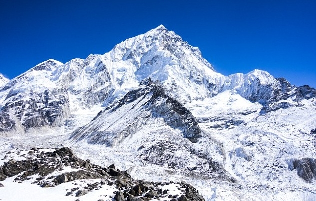  Indian woman creates hisory, twice climbs Everest in five days 