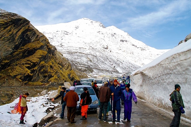  Now tourists can enjoy snowy landscape of Rohtang Pass 