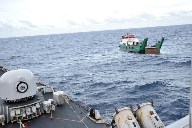  Indian Navy saves Maldivian ship, crew 