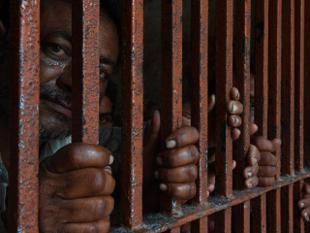  Pakistan court orders release of 350 Indian fishermen 