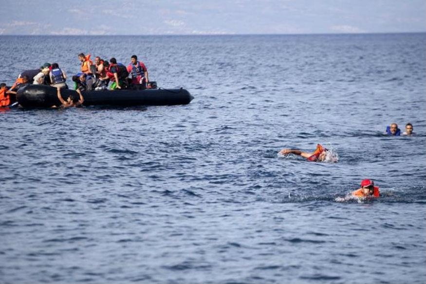  31 migrants die in Mediterranean Sea boat capsize (Lead) 