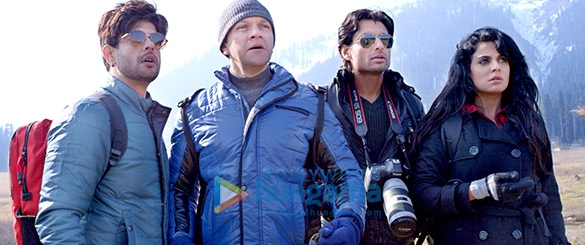   Sargoshiyan : Another facet of Kashmir (IANS Review, Rating: **) 