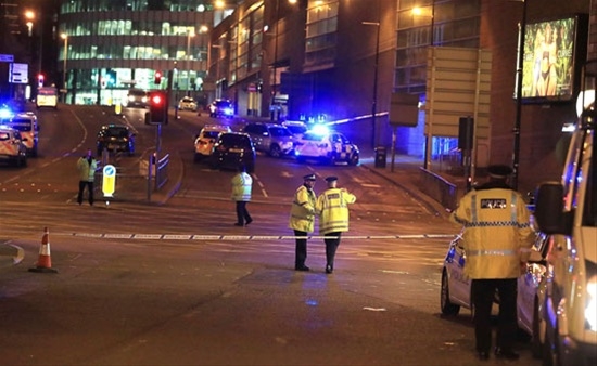  Manchester s football giants make joint donation to emergency fund 