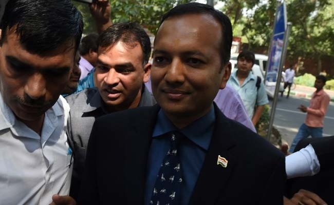  Court grants bail to Jindal s adviser, others (Second Lead) 