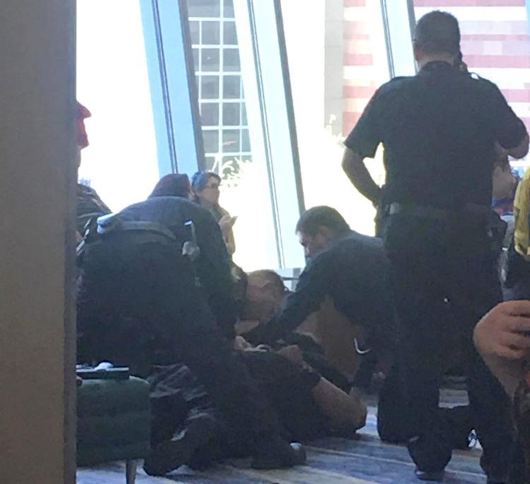  Man with guns, knives arrested at US Comicon 