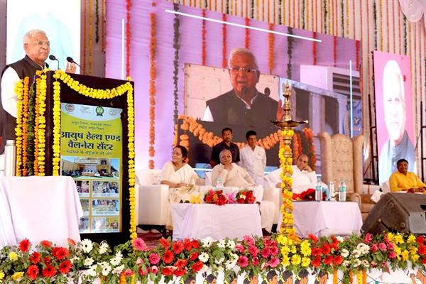 Governor Patel unveils Rani Durgavati statue in Paraswada