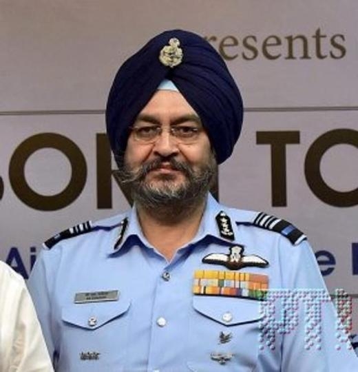  IAF chief flies MiG-21 to honour Kargil dead (With Images) 