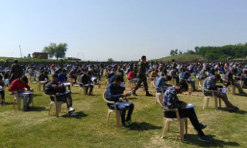 1,300 Kashmiri youths appear in Army recruitment test 