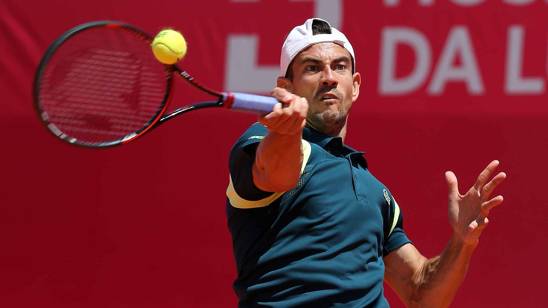  Spain s Garcia-Lopez advances at French Open 