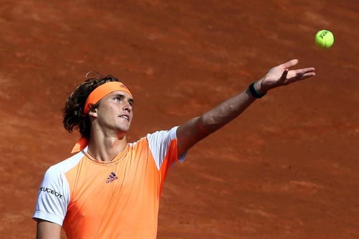 Zverev eliminated from interrupted first round at French Open 
