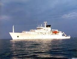  Indian Navy rescues people in cyclone-hit Bangladesh (Lead)