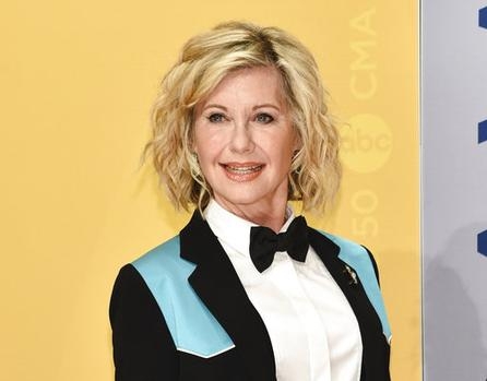  Olivia Newton-John diagnosed with breast cancer again 