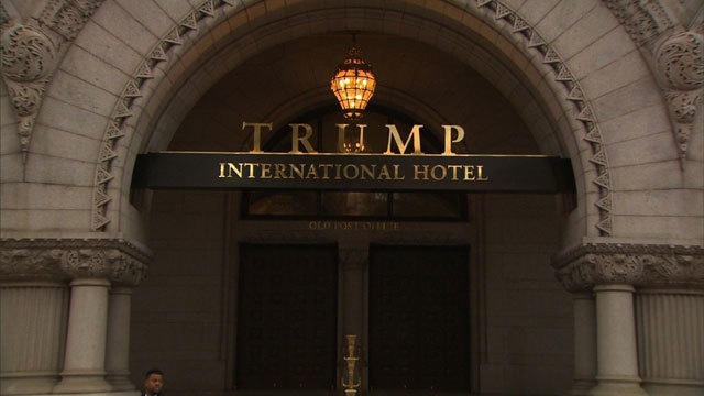  Man with assault rifle arrested at Trump hotel 