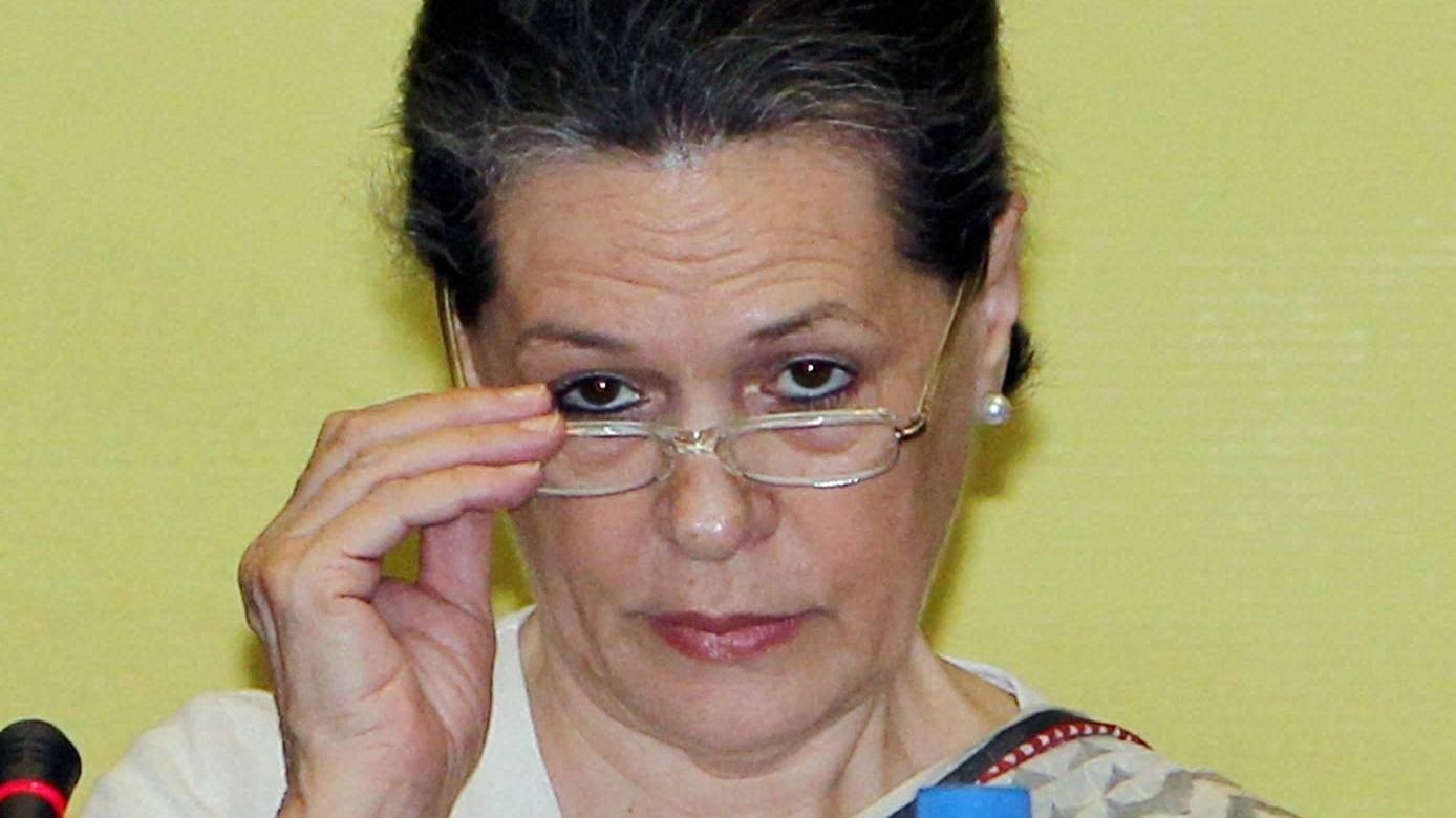 Karunanidhi a tall leader whose life straddled two centuries: Sonia 