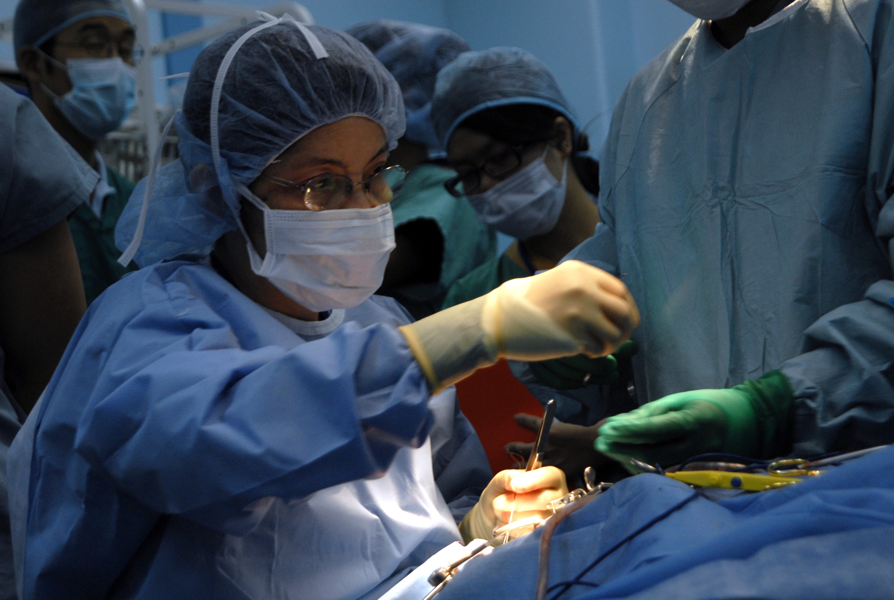  US plastic surgeon s ex-employee steals patient records 