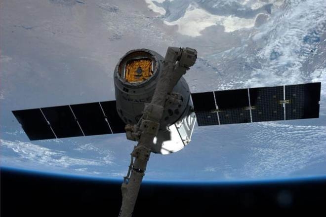  Poor weather halts SpaceX resupply mission to space station 