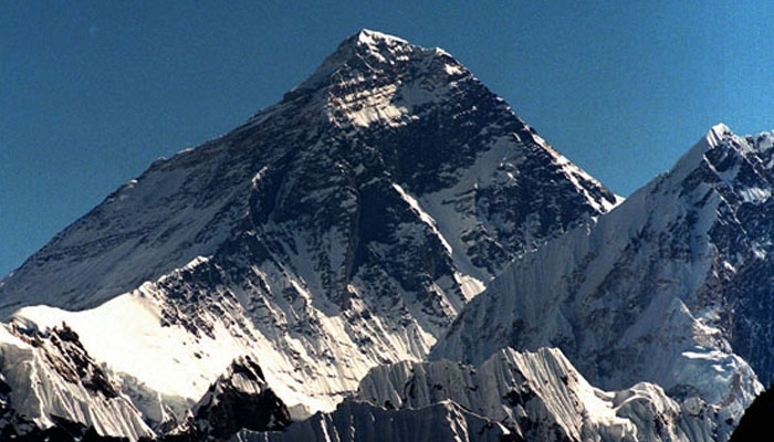  Indian Navy s mountaineering team scales Mt. Everest 