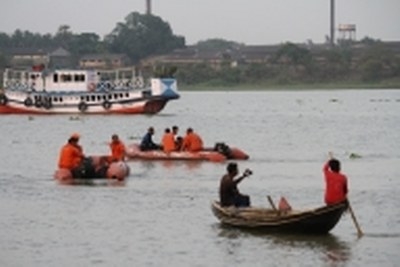  4 rescued, 23 stuck on barge in Karnataka 