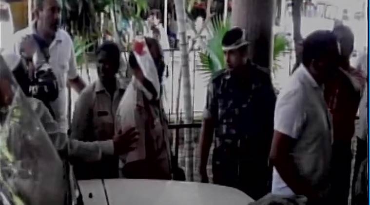  8 policemen injured in Jharkhand clash 