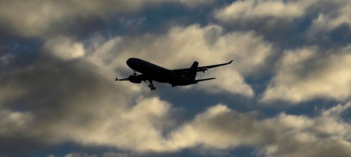  Mynamar military plane with 100 missing 