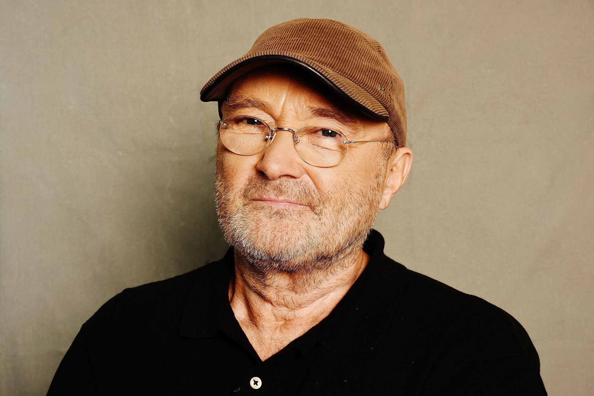  Phil Collins in hospital after fall 