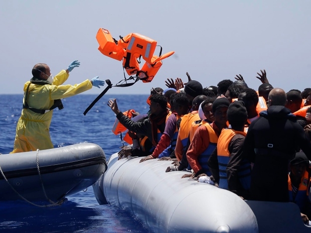 Over 40 migrants saved off southern Italy 