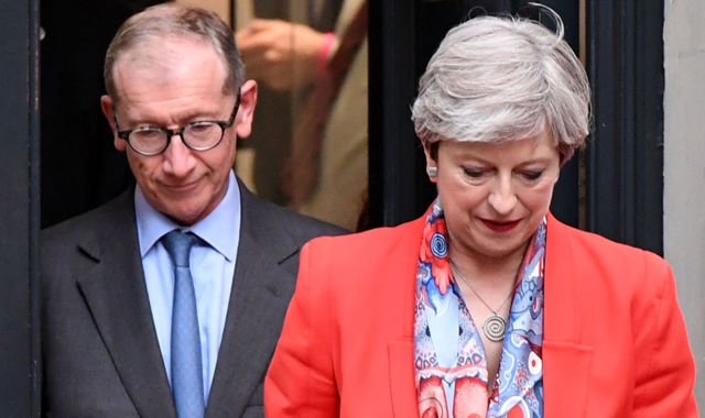  May to form government with DUP backing (Lead) 