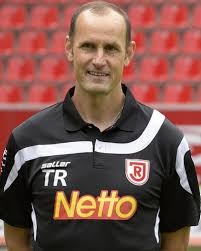  Herrlich named Leverkusen head coach 