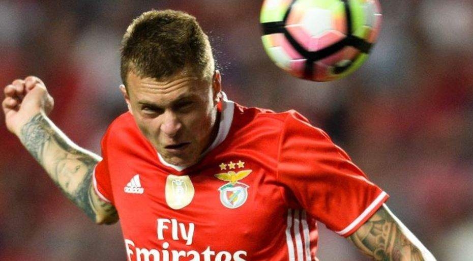  Man United agree terms to sign defender Lindelof 