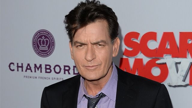  Charlie Sheen s girlfriend isn t afraid he is HIV-positive 
