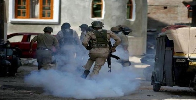  Four injured in Srinagar grenade explosion 