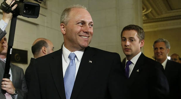  US Republican House Whip, aides shot in Virginia (Lead) 