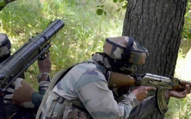  Indian, Pakistani armies clash on LoC (Lead) 