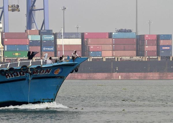  India s May exports rise by 8% (Lead) 