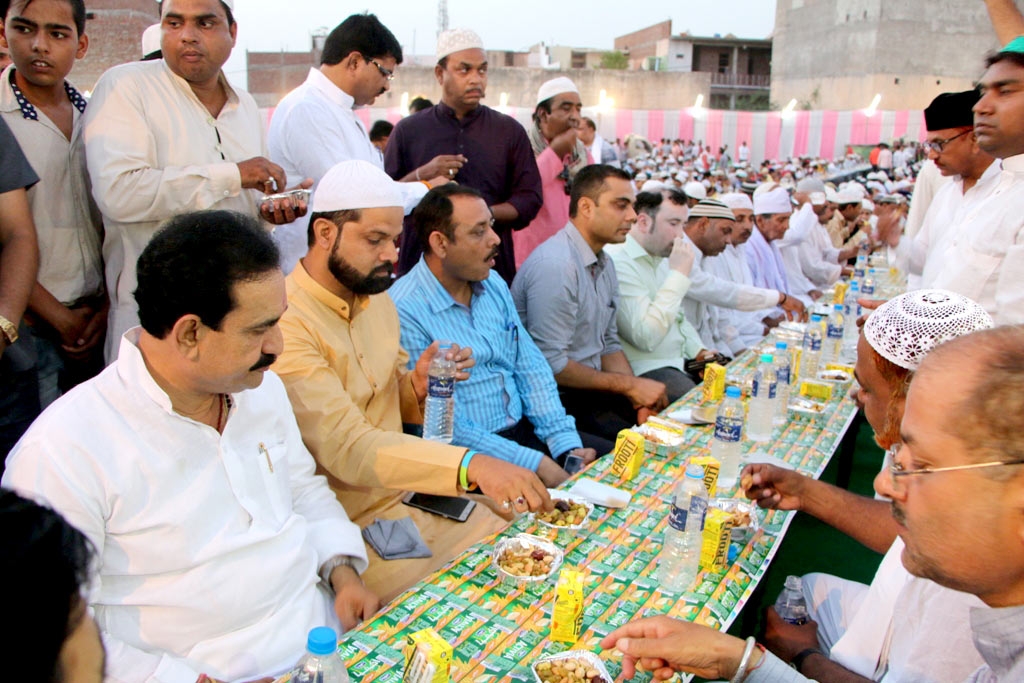 PR Minister Dr. Mishra invites Muslim brethren for Roza Iftar in Datia