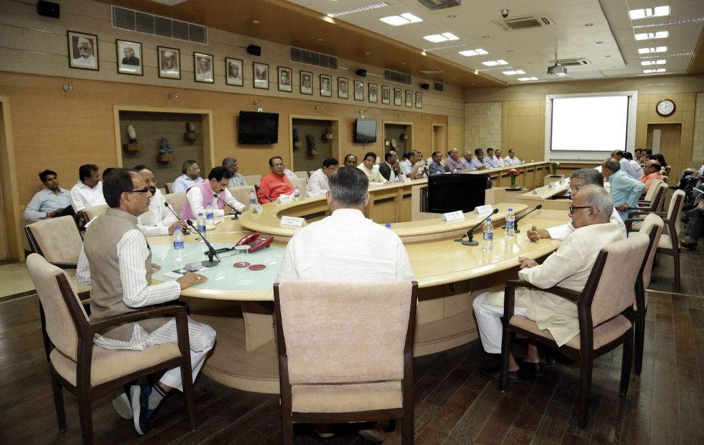 Onions will be available in ration shops at Rs 2 per kg