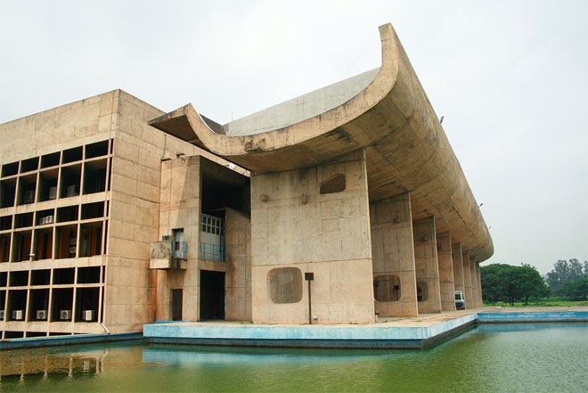  Removal of turban triggers ruckus in Punjab assembly 