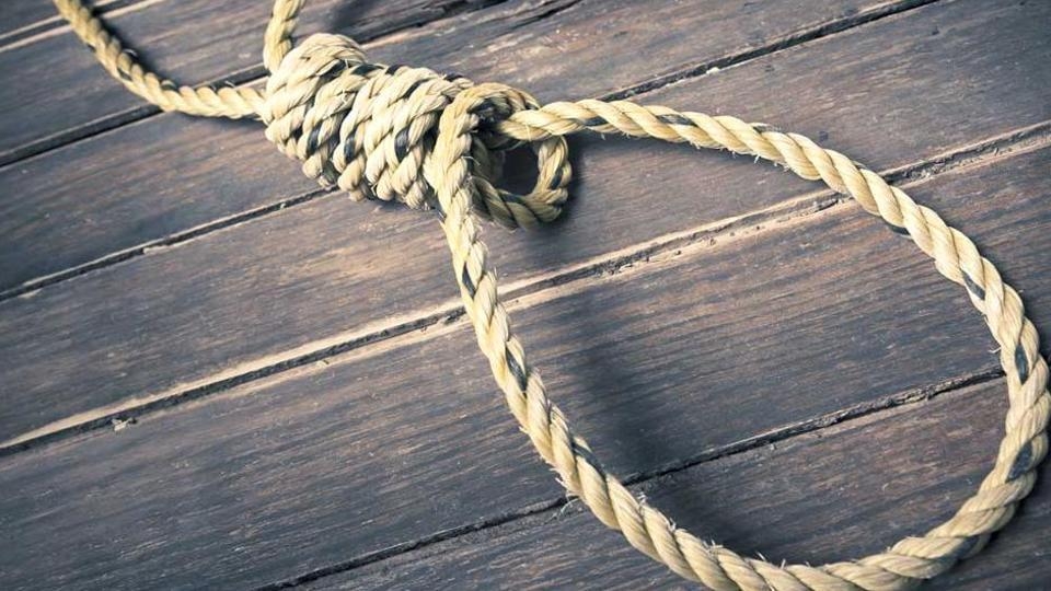  Three more farmers commit suicide in MP, toll 18 (Lead) 