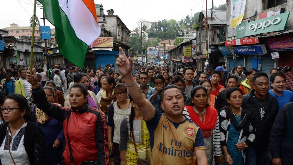  Left leader calls for tripartite meeting to end Darjeeling impasse 